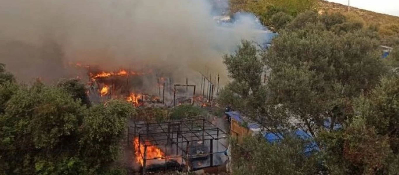 ΚΥΤ Σάμου: Δεύτερη φωτιά μέσα σε λίγες ώρες! (φώτο - βίντεο)